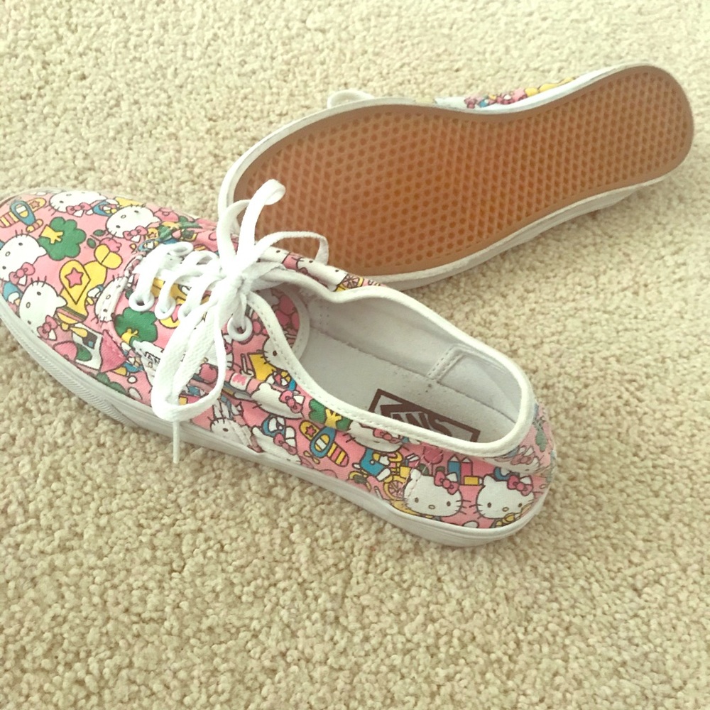 Women’s size 7 Vans Hello Kitty print